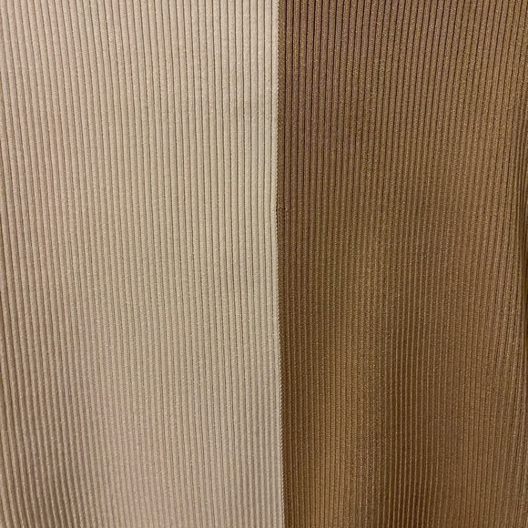 SWEATER and Skirt Set Size XS - Picture 8 of 16